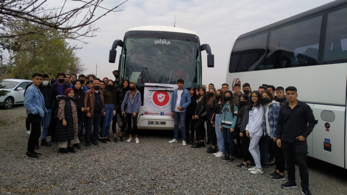 SON SINIF ÖĞRENCİLERİMİZLE KAPADOKYA GEZİMİZ